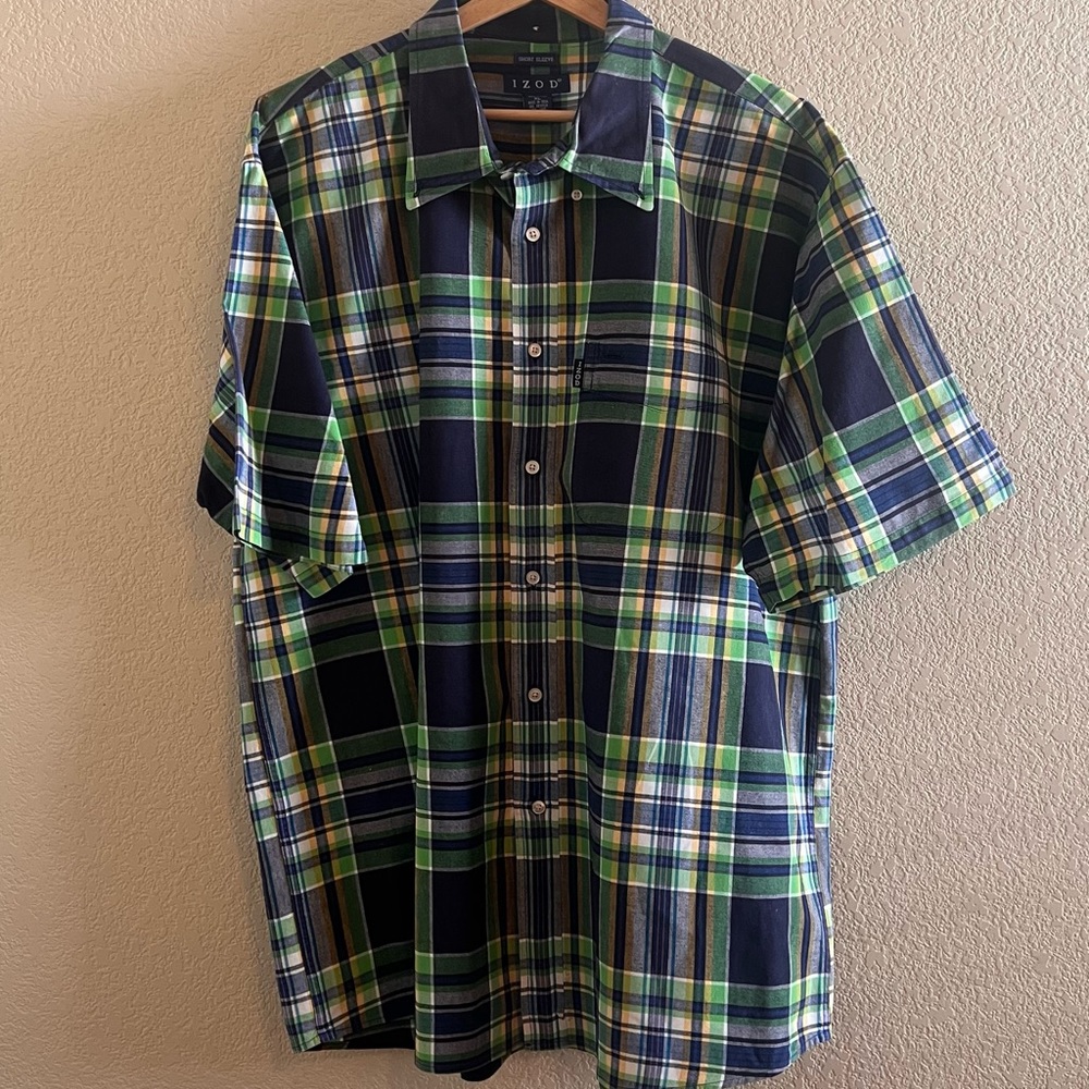 IZOD Short Sleeve Button Down Plaid Shirt Size XL